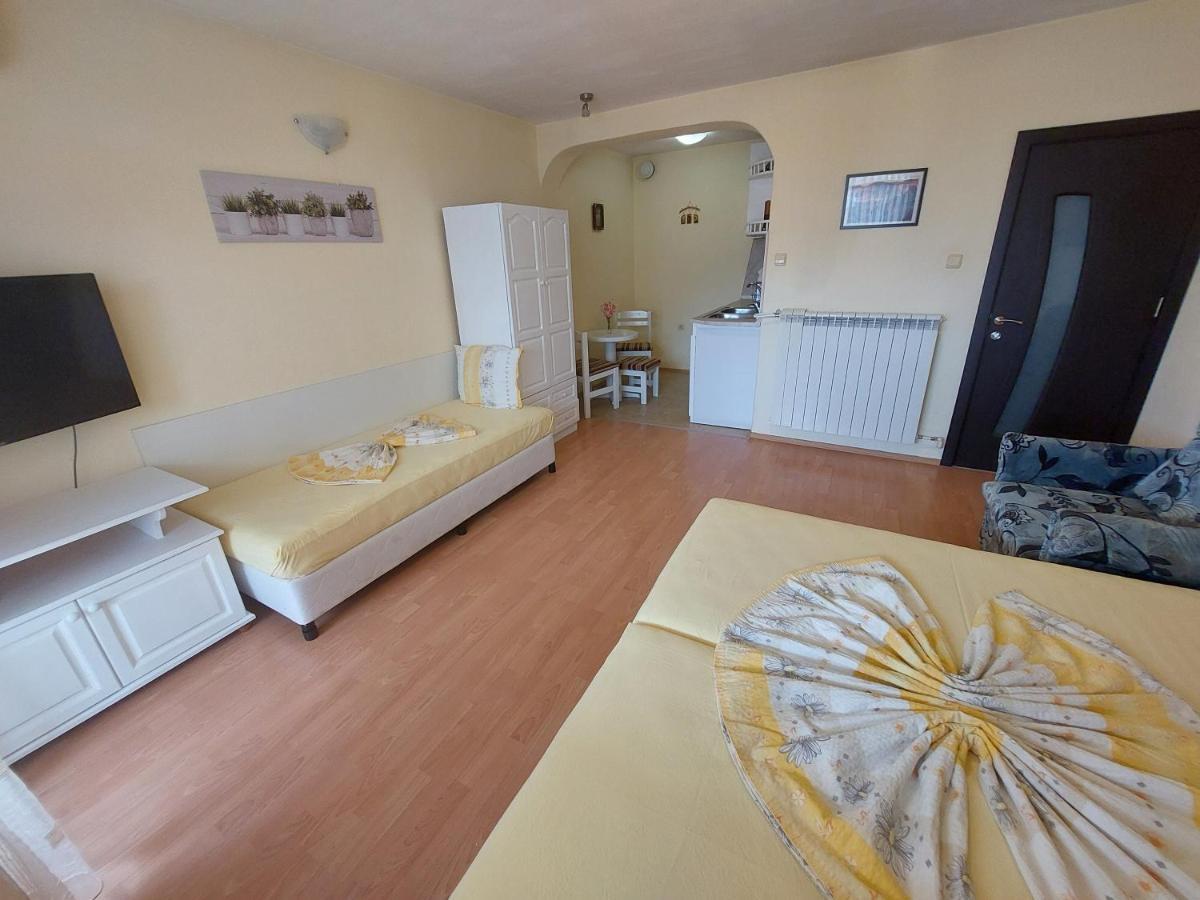 Primorski Briz Guest House Primorsko Dış mekan fotoğraf